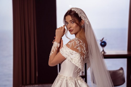 https://elisebride.ro/images/stories/virtuemart/product/VWD-SL08       (4).jpg